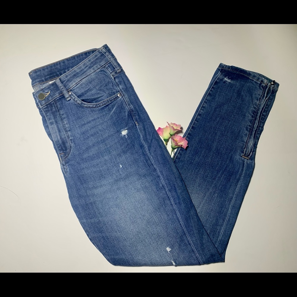 H & M Womens size 29 skinny jeans with ankle zipper accents